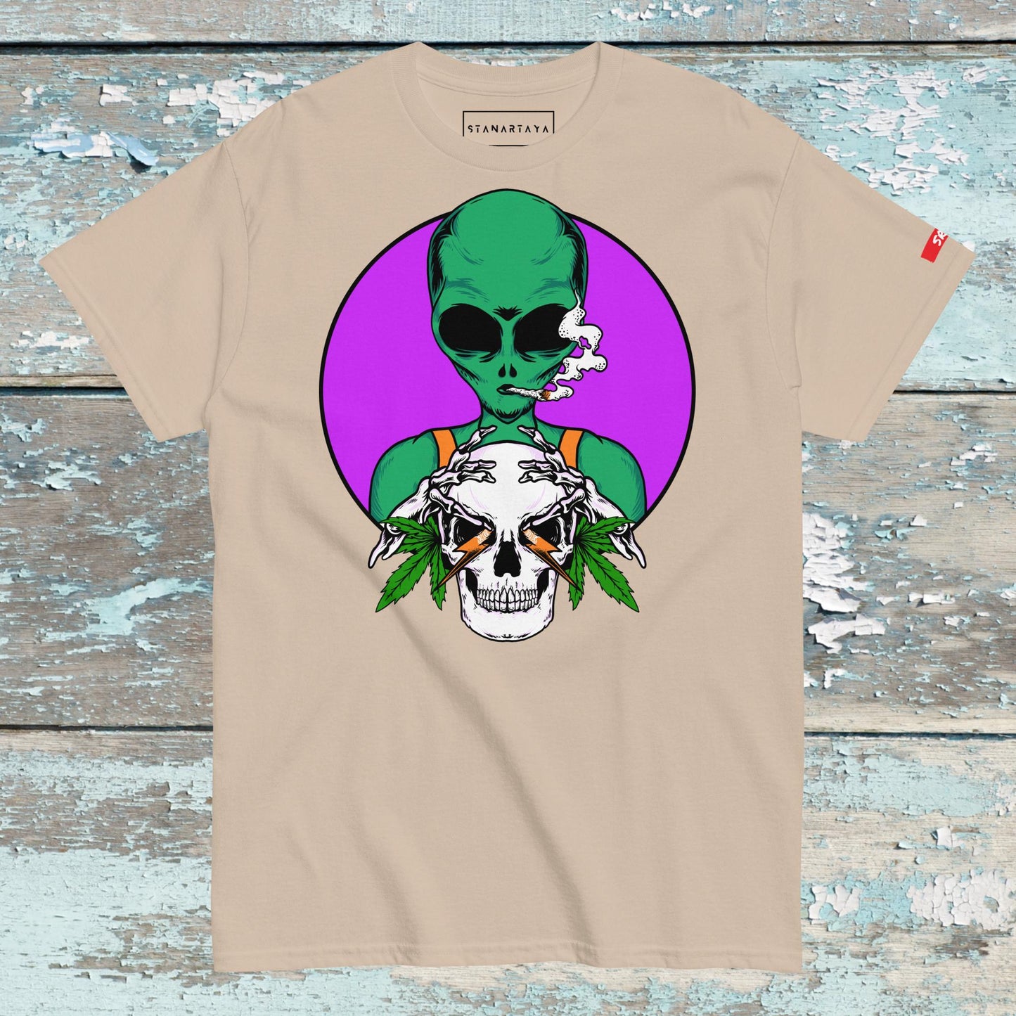 Alien Smoking weed Tee