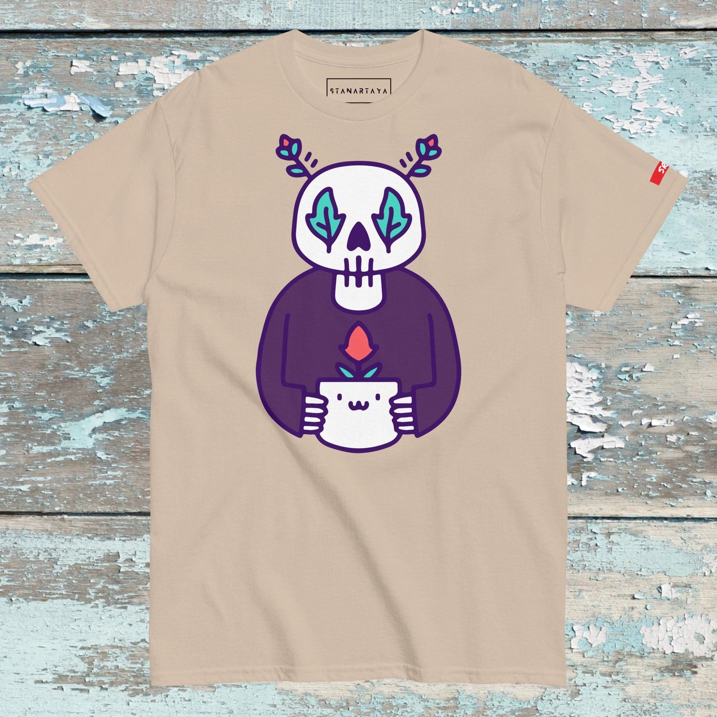 Skull holding flowers Tee